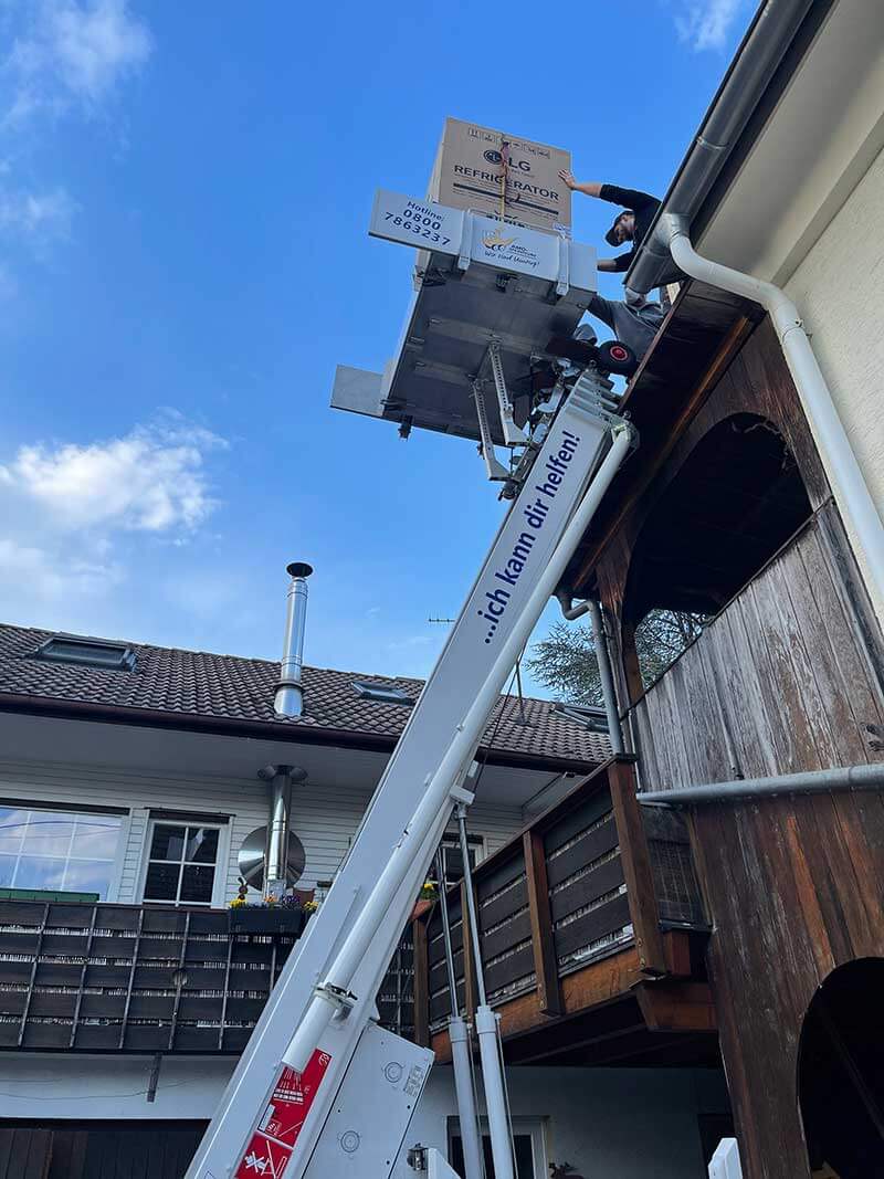 Furniture lift in hard-to-reach buildings